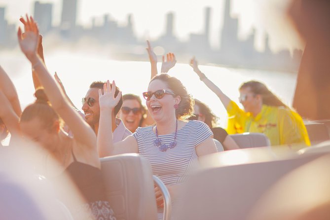 Lake Michigan 30-Minute Speedboat Ride - Returning past Grant Park and Buckingham Fountain