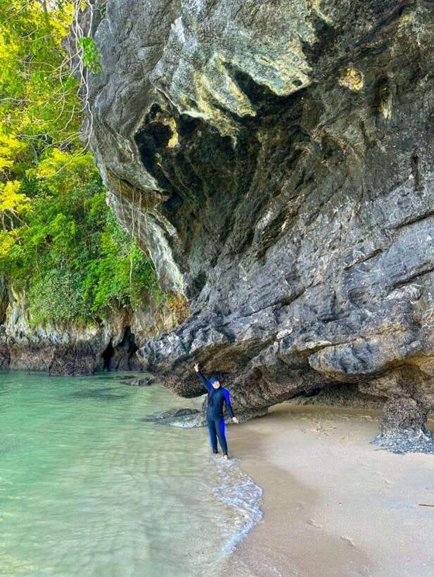 Langkawi: Dangli Island Snorkel and Swim Speedboat Tour - A quieter hour at Pantai Pasir Panjang