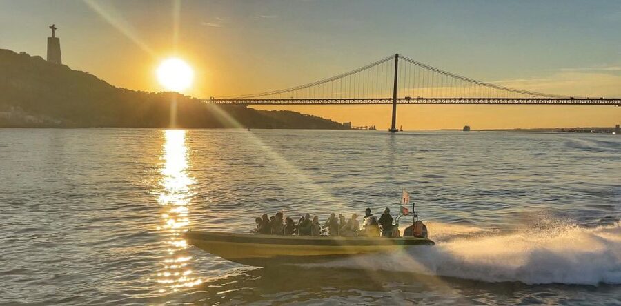 Lisbon Speedboat Sunset with Monuments Sightseeing - Why the Tagus is the right place to see Lisbon