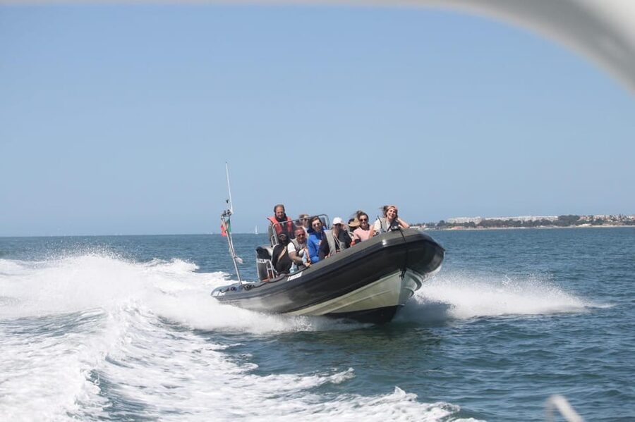 Lisbon: Speedboat Trip to Bugio Lighthouse - Racing past the 25 de Abril Bridge