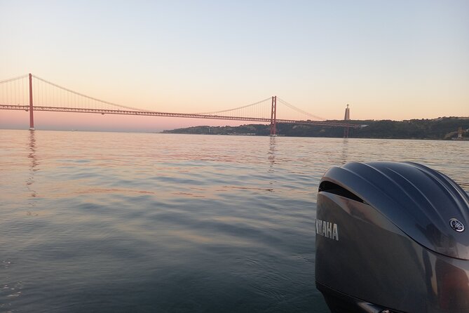 Lisbon Sunset Speedboat Tour - Alfama and Praça do Comércio from the river