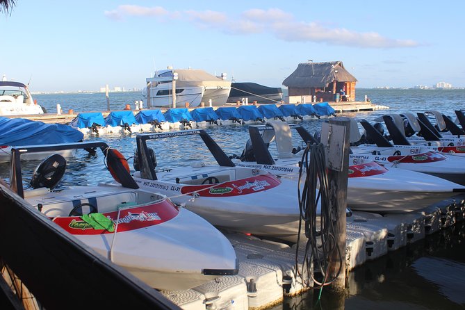 Live the experience of driving an Speedboat & Snorkel in CANCUN - Snorkeling at Punta Nizuc