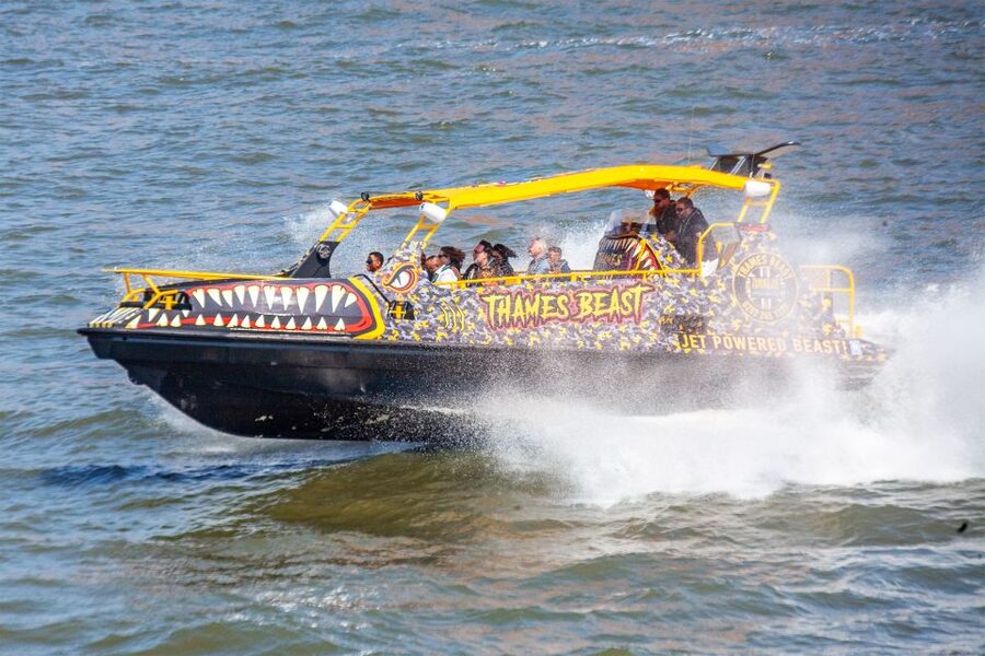 London: 40-Minute Thames Beast Jetboat Tour - Best for families, couples, and repeat visitors