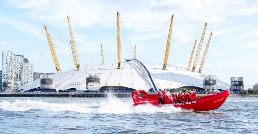 London: Break the Barrier Speed Boat Ride - The speed sections are the main event