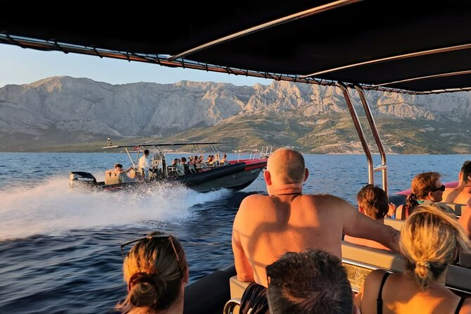 Makarska: 3-Island Golden Horn and Blue Lagoon Speedboat Tour - Nugal Beach: ten minutes for the camera