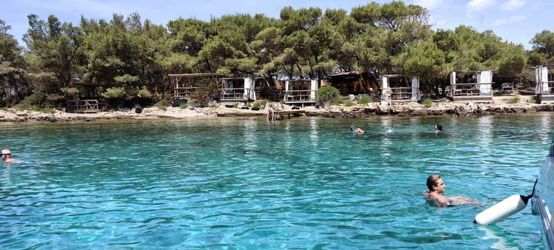 Makarska: 3-island Speedboat Cave & Blue Lagoon Tour - Zirje Beach on Brač finishes the water time