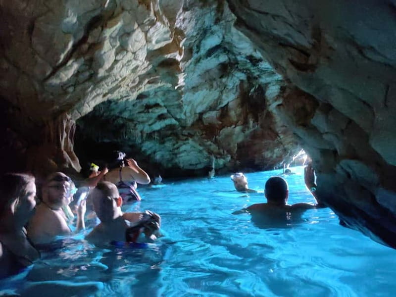 Makarska: 3-island Speedboat Cave & Blue Lagoon Tour - Pokrivenik: your first Hvar swimming stop