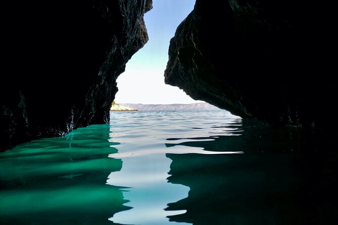 Makarska: 3-Island Speedboat Tour with Cave and Blue Lagoon - Zečevo, a quiet snorkeling stop