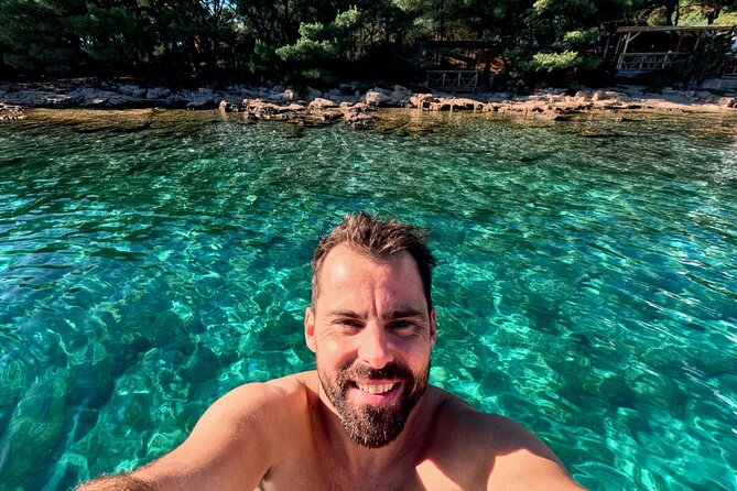 Makarska: 3-Island Speedboat Tour with Cave and Blue Lagoon - What is included, and what you should bring