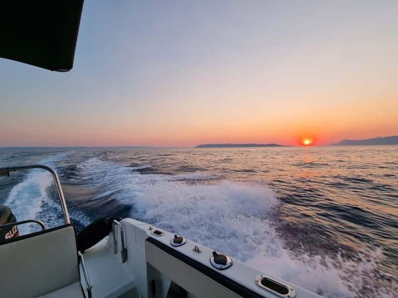 Makarska: Speedboat Sunset Tour to hidden bay on island Brač - The return ride and Makarska at sunset