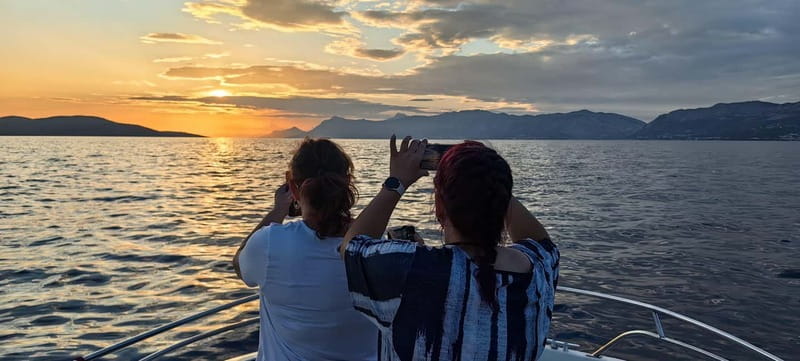 Makarska: Speedboat Sunset Tour to hidden bay on island Brač - What the $44 price really covers