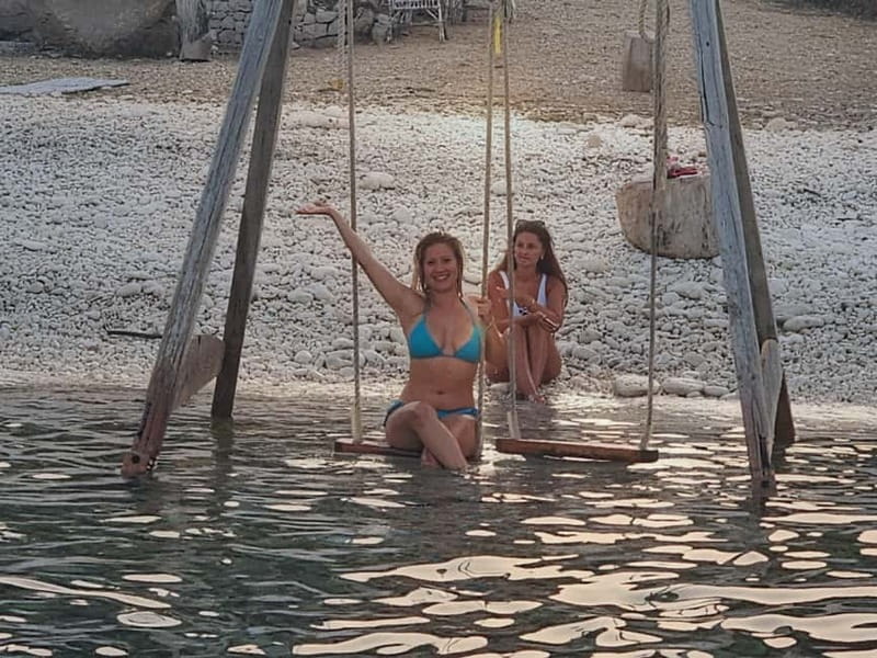 Makarska: Speedboat Sunset Tour to hidden bay on island Brač - What to bring and what to expect on board