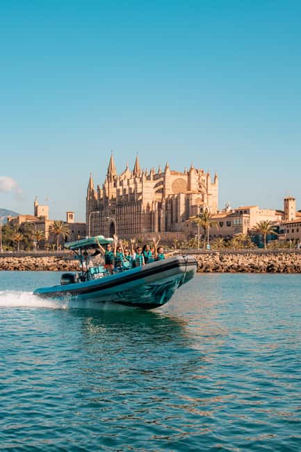 Mallorca: 2h speedboat tour, visit caves, cliffs and snorkel - What the speedboat ride feels like