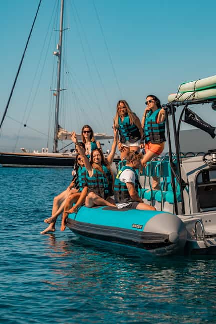 Mallorca: 2h speedboat tour, visit caves, cliffs and snorkel - Rocky coves and the cave question