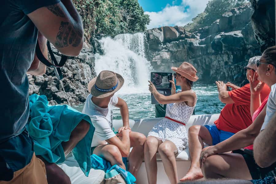 Mauritius: Speedboat Tour to Ile aux Cerfs with Lunch - Leaving Trou dEau Douce by speedboat