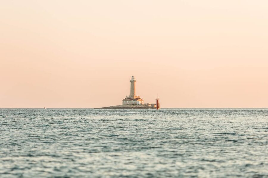 Medulin: Sunset on Speedboat with Lighthouse and Wine - The return ride and possible dolphins