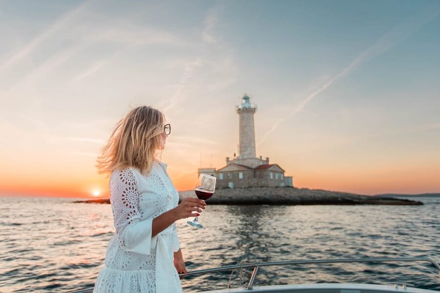 Medulin: Sunset on Speedboat with Lighthouse and Wine - Why Cape Kamenjak looks best from the water