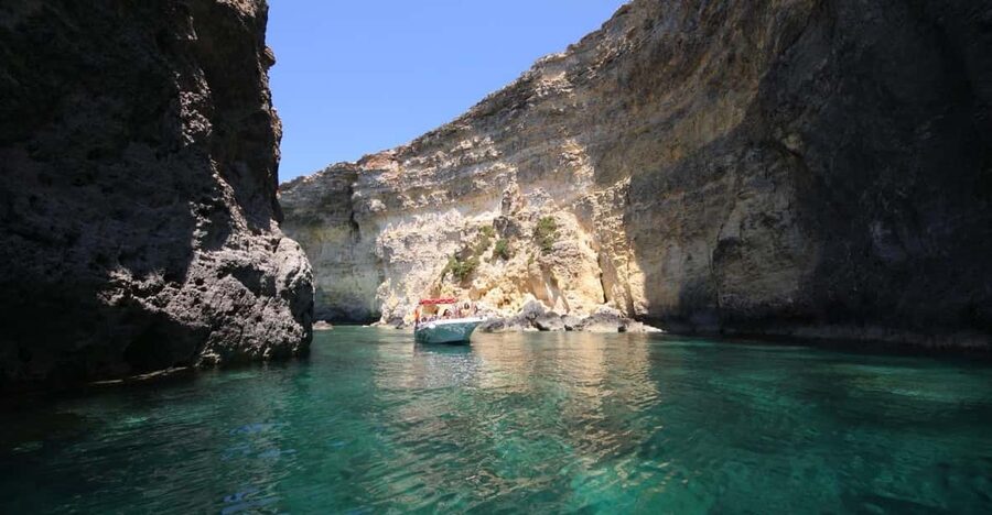 Mellieha: 3:00pm Speedboat round Comino Caves 2h Blue Lagoon - A Fast Start from Marfa Bay