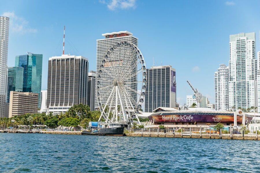 Miami: Sightseeing Speedboat Tour - Who should book this ride?