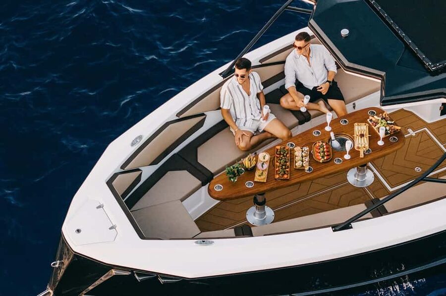 ❖ Milos: Private Speedboat Tour—Kleftiko Sarakiniko Poliegos - Food, drinks, and time away from shore