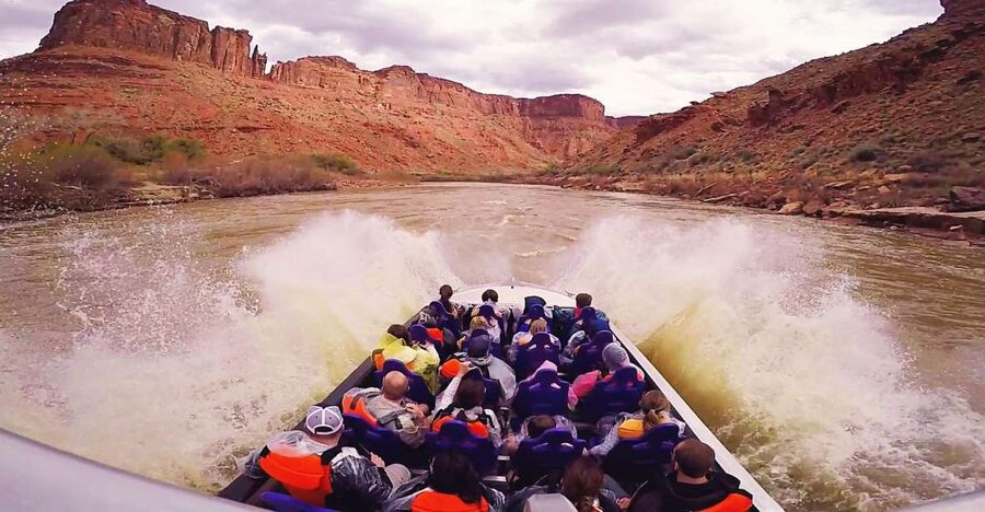 Moab: 1-Hour Colorado River Speed Boat Tour - A speed boat ride with Moab’s red cliffs overhead