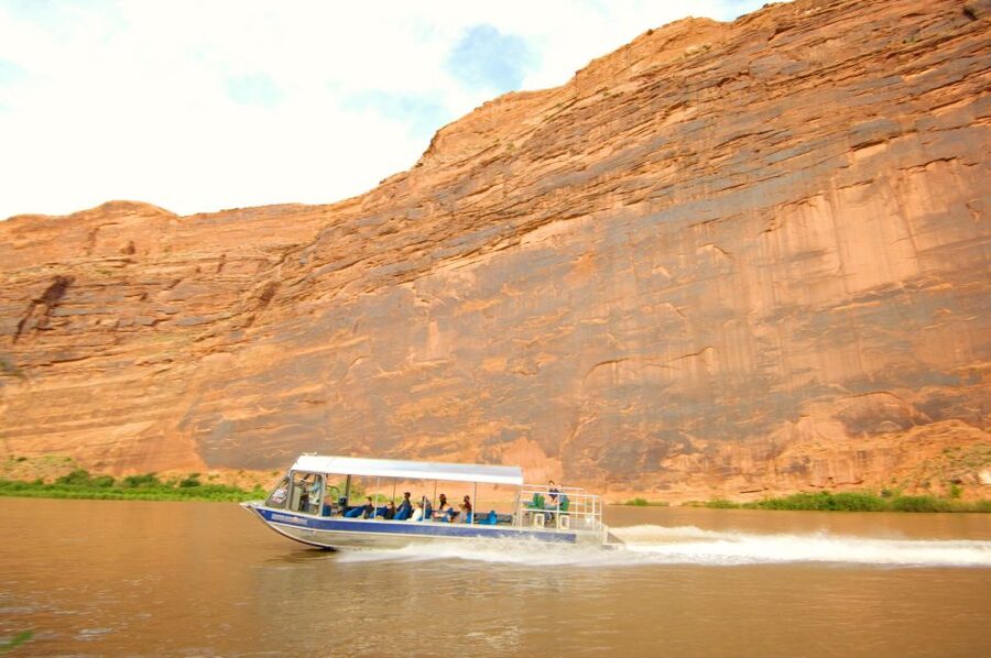 Moab: 3-Hour Jet Boat Tour to Dead Horse Point State Park - Little Arch and the first canyon views