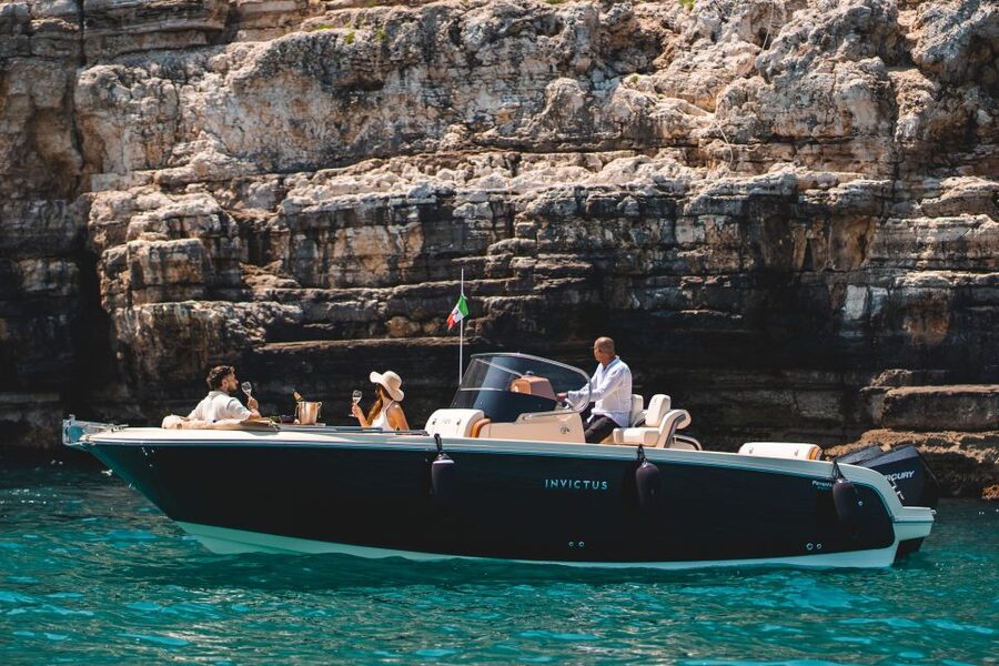 Monopoli: Private Sightseeing Speedboat Tour with Champagne - Aperitif, snacks, and the champagne service