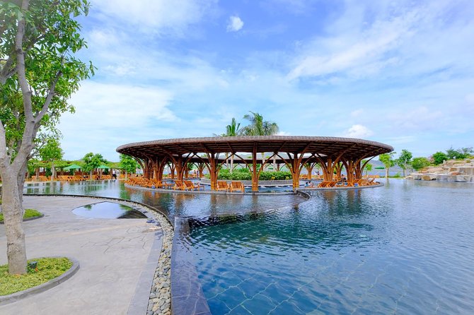 Nha Trang Speedboat Tour Plus Mud Bath On Hon Tam Island - Lunch at a Floating Restaurant