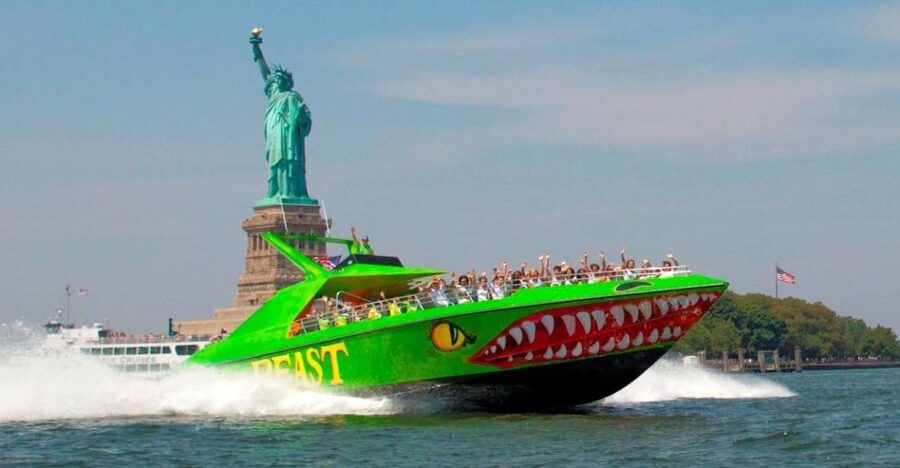 NYC: Circle Line "The Beast" Midtown/Downtown Speedboat Ride - A 30-minute blast through New York Harbor