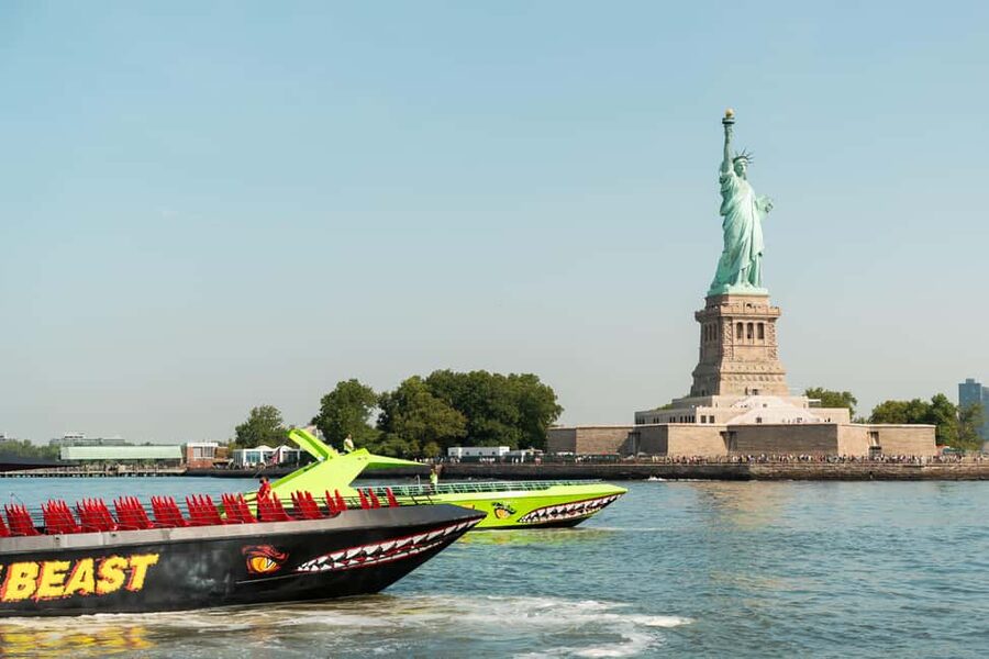 NYC: Circle Line "The Beast" Midtown/Downtown Speedboat Ride - One World Trade Center and the Lower Manhattan skyline