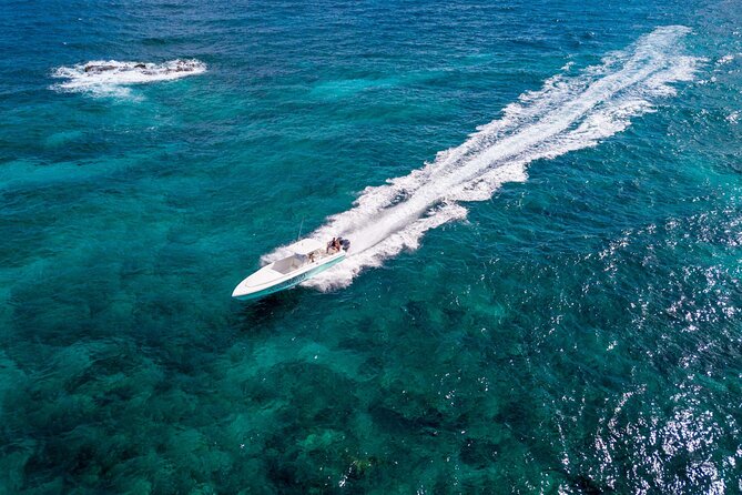 Ocho Rios Powerboat & Dunn’s River Falls Adventure - Jamaican lunch and a useful mid-day break
