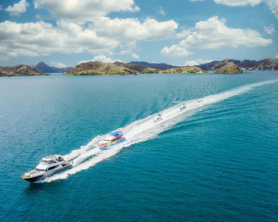 One-Day Komodo Tour By Speedboat - Taka Makasar and the manta ray area