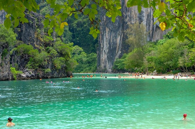 One-Day Tour at Hong Islands by Speedboat from Krabi - The speedboat makes distant islands practical