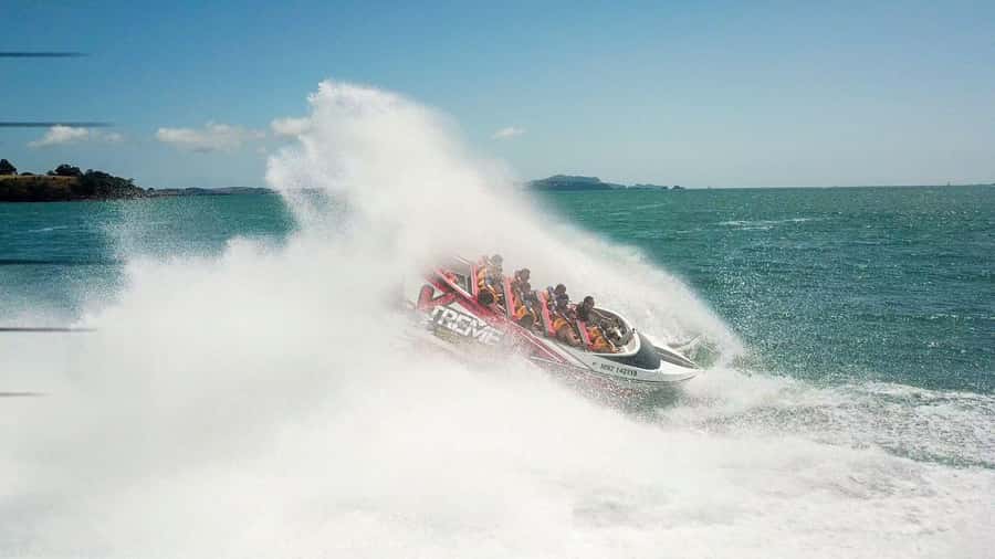 Paihia: Bay of Islands 30-minute Adventure Jet Boat Trip - What the 510 HP jet boat feels like