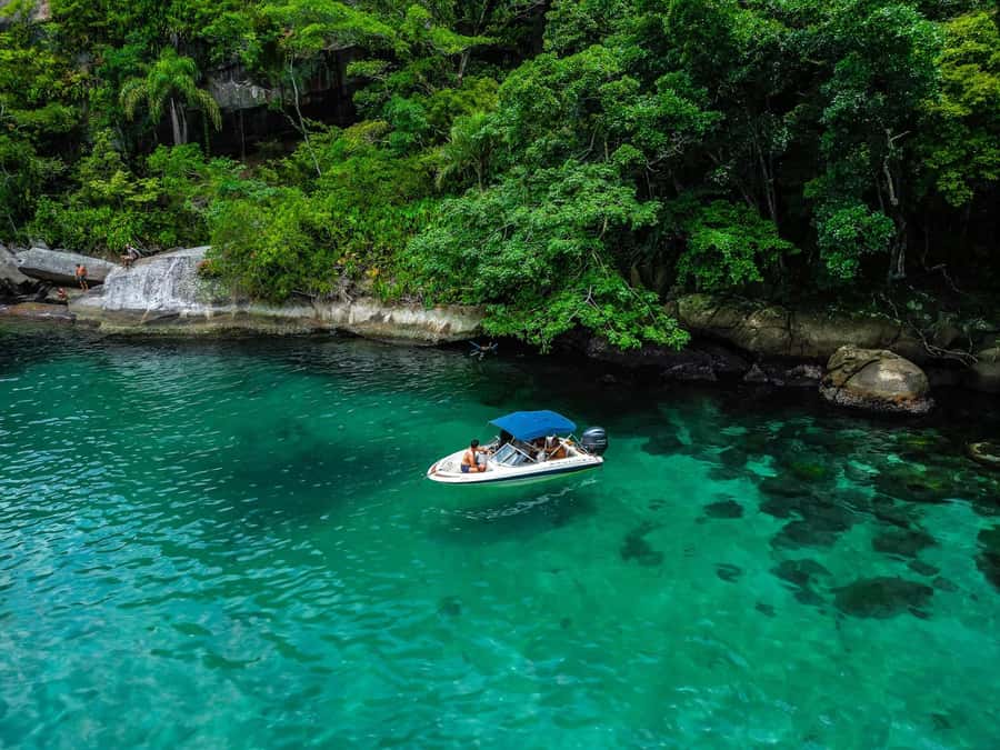 Paraty: A Private Speedboat Experience in Mamangua - Ilha dos Cocos Starts the Water Day
