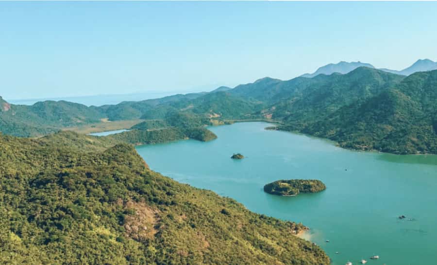 Paraty: Saco do Mamanguá Speedboat Tour - Engenho Beach, quiet sand and a remote feel