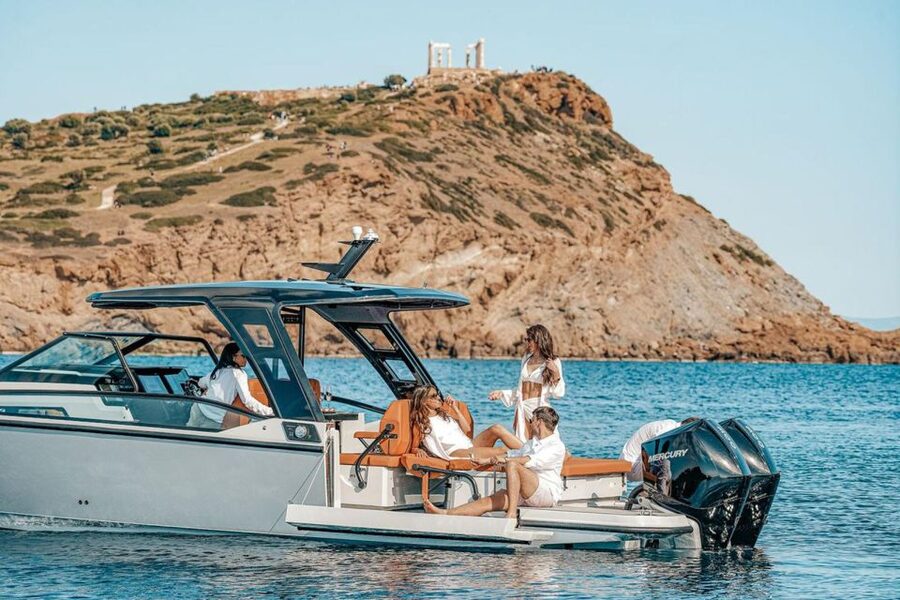 Paros: Private Paros and Antiparos Luxury Speedboat Tour - Livadi brings the day back to swimming
