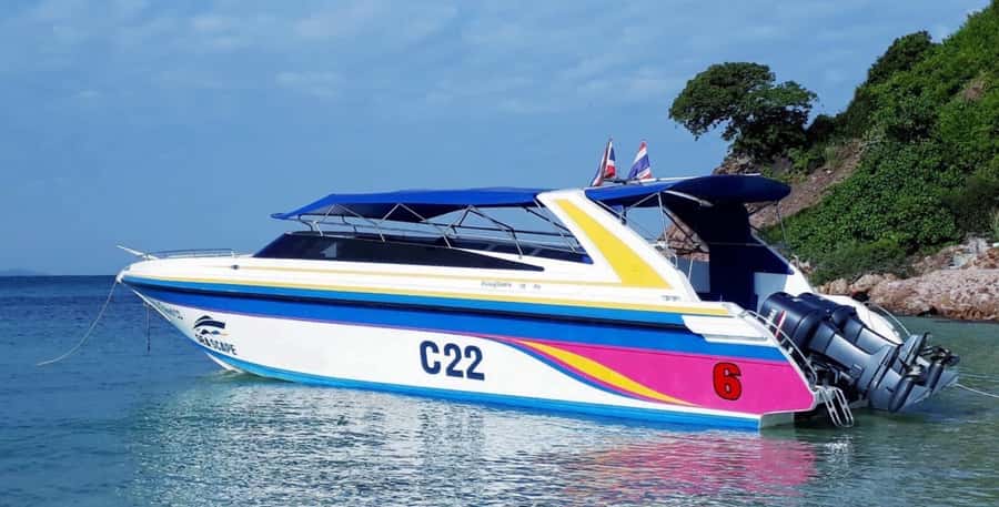 Pattaya: Private Speedboat to Coral Islands Cruise - Koh Larn and its busy beach rhythm