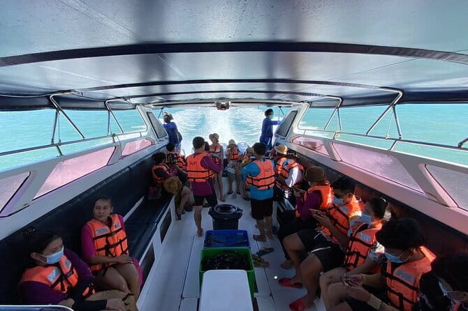 Phang Nga Bay Day Trip to Panak and James Bond Island by Speedboat from Phuket - Exploring Koh Hong’s open-air chambers