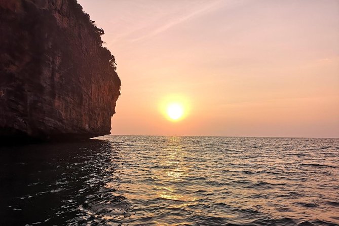 Phi Phi Don & Phi Phi Leh Sunset Trip by Arisa Speed Boat - Bamboo Island sets the pace