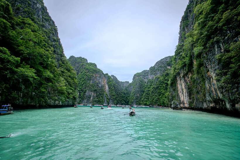 Phi Phi: Early Morning Speed Boat to Maya Bay - Why the early start matters at Maya Bay