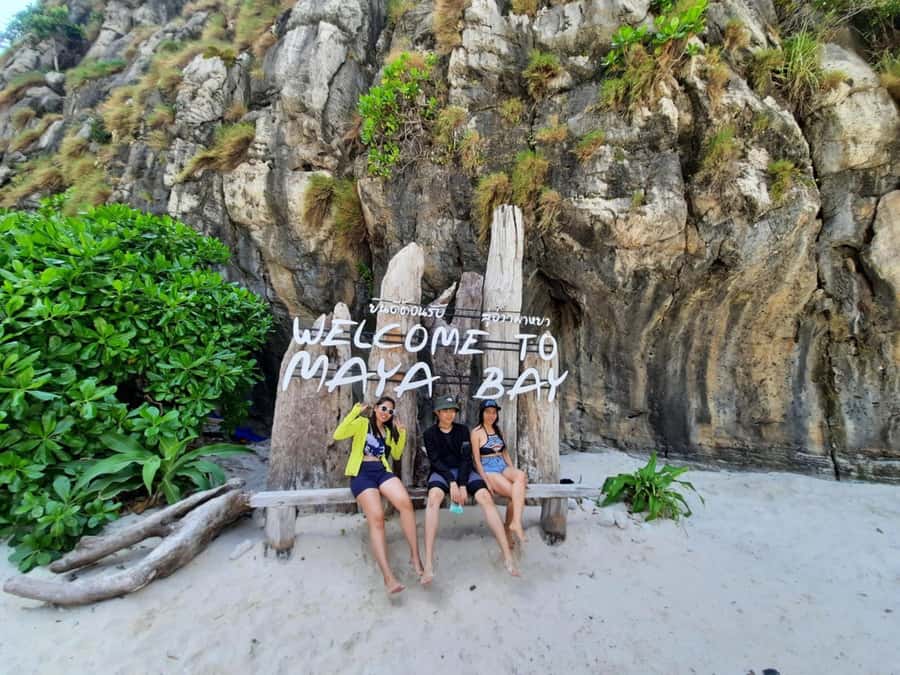 Phi Phi: Full-Day Phi Phi Islands & Sunset Tour by Speedboat - Pi Leh Lagoon is made for a calm swim
