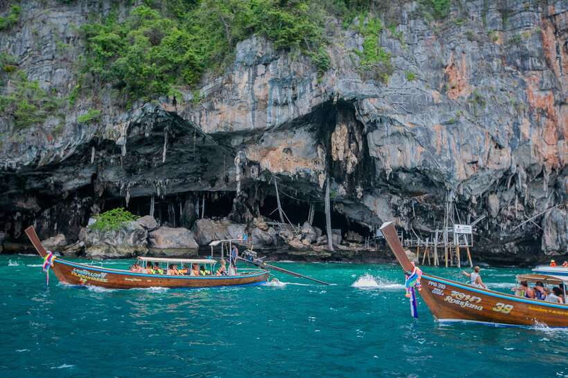 Phi Phi : Half Day By Speed Boat 4 hours Phi Phi Lay - A fast route through Phi Phi Lay