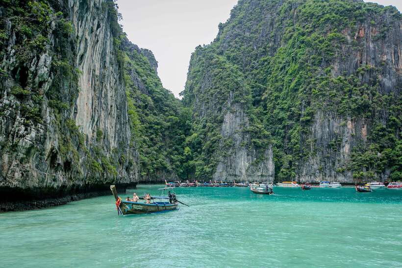 Phi Phi : Half Day By Speed Boat 4 hours Phi Phi Lay - Pileh Lagoon is the calm-water highlight