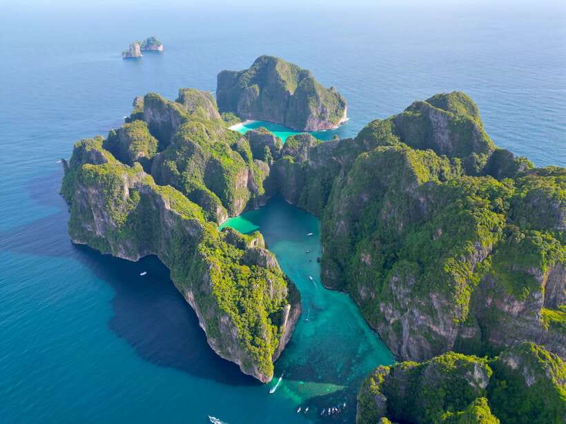 Phi Phi: Half-Day Speedboat Tour with Maya Bay & Snorkel - Maya Bay gives you a full hour on the famous beach
