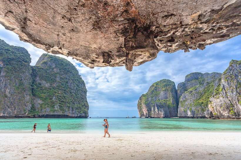 Phi Phi Highlight: Full-Day Island by Speedboat or Catamaran - Ko Phi Phi Don: the first major island stop