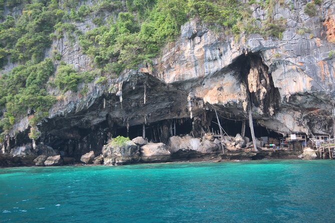 Phi Phi Island Tour from Koh Lanta–Speedboat, Snorkeling&Maya Bay - Maya Bay and the famous view