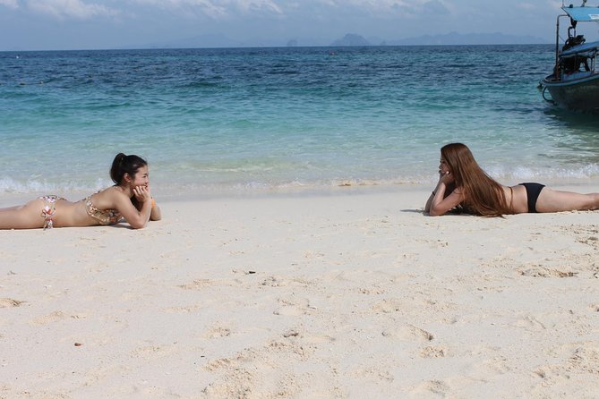 Phi Phi Islands Day Tour Bamboo and Maya Bay with Lunch By Speedboat - Maya Bay, the famous first major stop