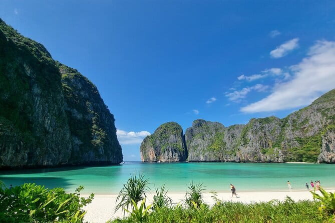 Phi Phi Islands Exclusive Tour by Speedboat from Koh Yao Yai - Maya Bay: famous, beautiful, and worth a short stop
