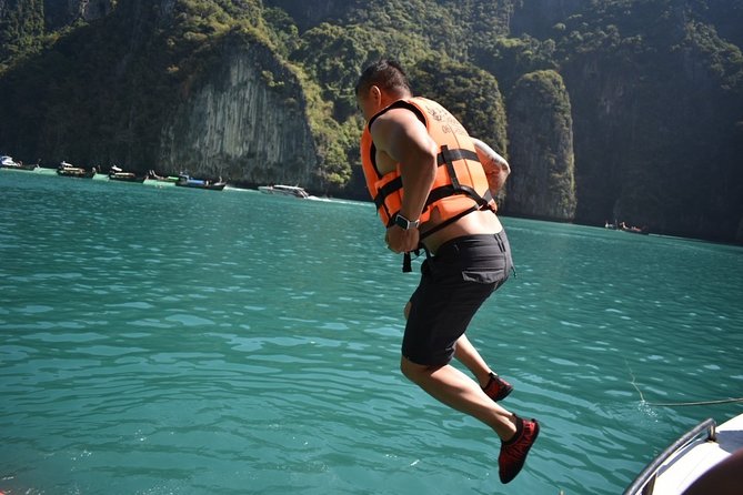 Phi Phi Islands Speedboat Full-Day Tour from Phuket+ Buffet Lunch - Pileh Bay and the first swim
